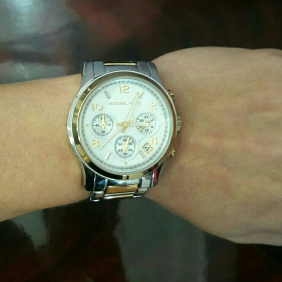 Michael Kors Runway watch two-tone - Picture 2 of 2